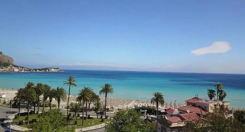 Mondello Sea View Beach Apartment联系方式